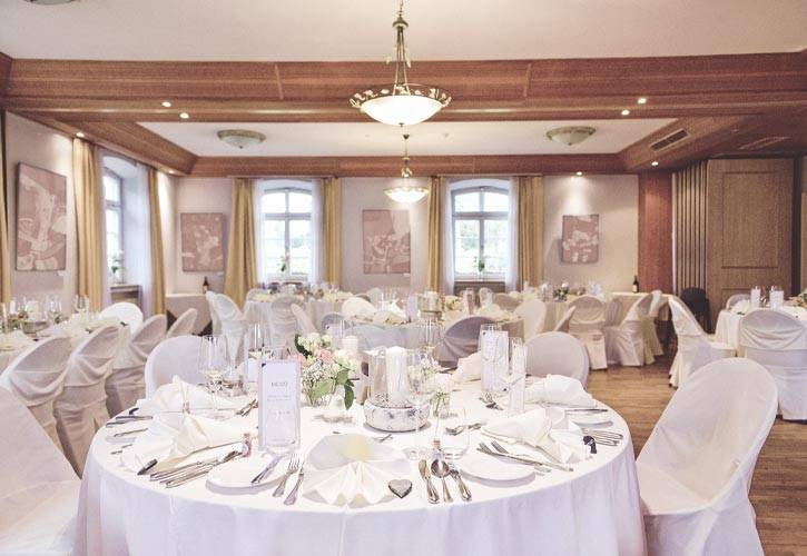 16-wedding-banquet-hall-schlossgut-oberambach-bio-hotel-starnberg